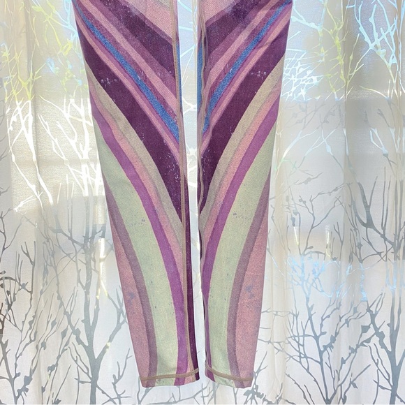 NIYAMA SOL purple blue stripe print high waisted endless leggings - Picture 6 of 9